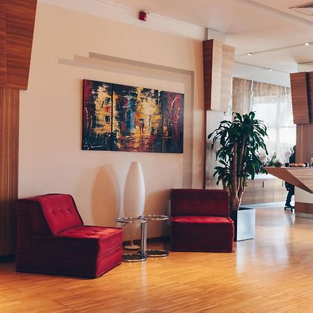 The Gerald'S Hotel Rădăuţi Zewnętrze zdjęcie