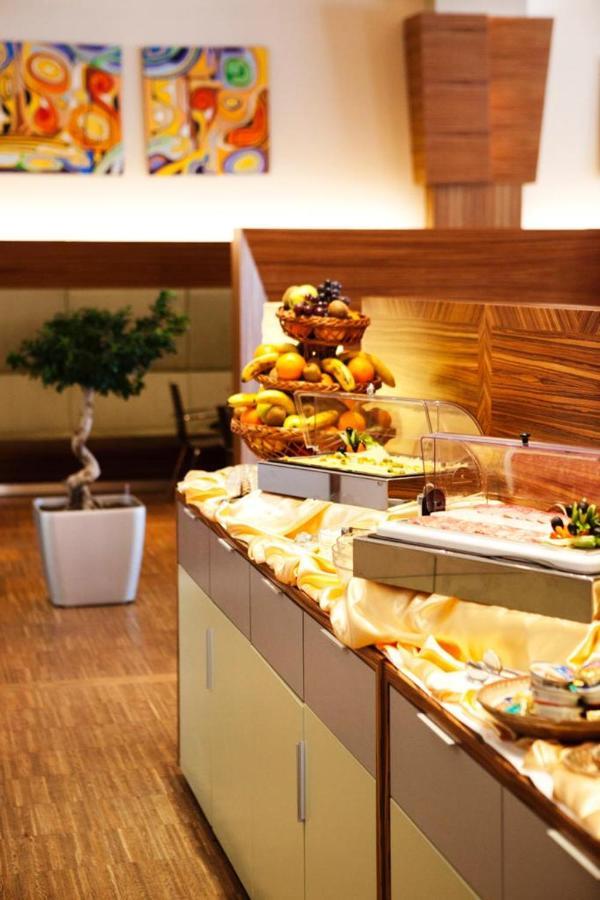 The Gerald'S Hotel Rădăuţi Zewnętrze zdjęcie