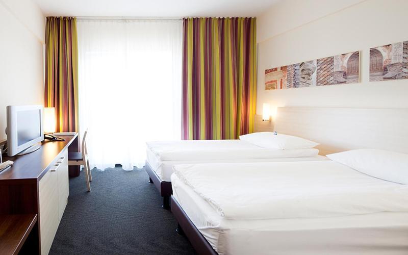 The Gerald'S Hotel Rădăuţi Zewnętrze zdjęcie