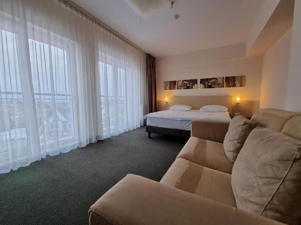 The Gerald'S Hotel Rădăuţi Zewnętrze zdjęcie