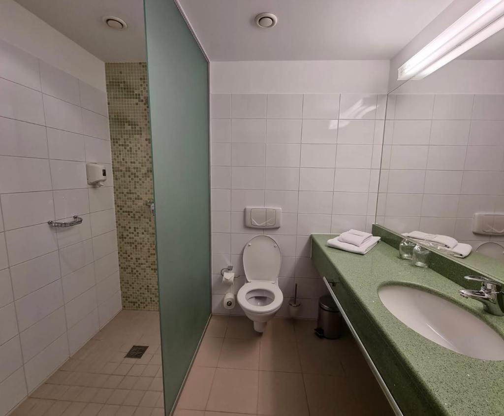 The Gerald'S Hotel Rădăuţi Zewnętrze zdjęcie