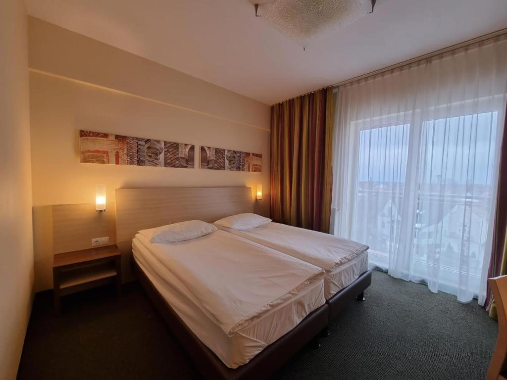 The Gerald'S Hotel Rădăuţi Zewnętrze zdjęcie