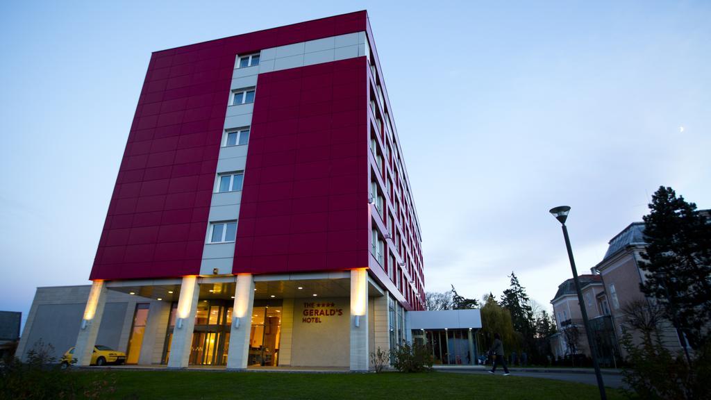 The Gerald'S Hotel Rădăuţi Zewnętrze zdjęcie