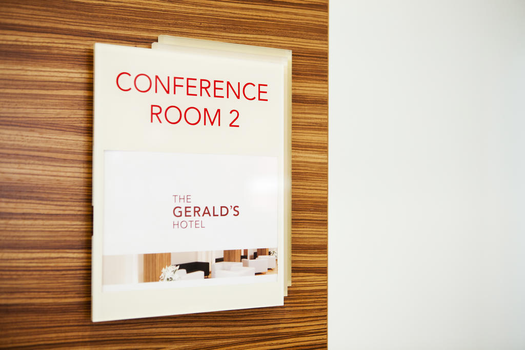 The Gerald'S Hotel Rădăuţi Zewnętrze zdjęcie